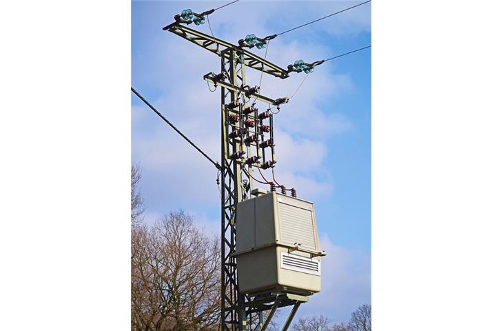 Transformer frequency conversion and voltage conversion